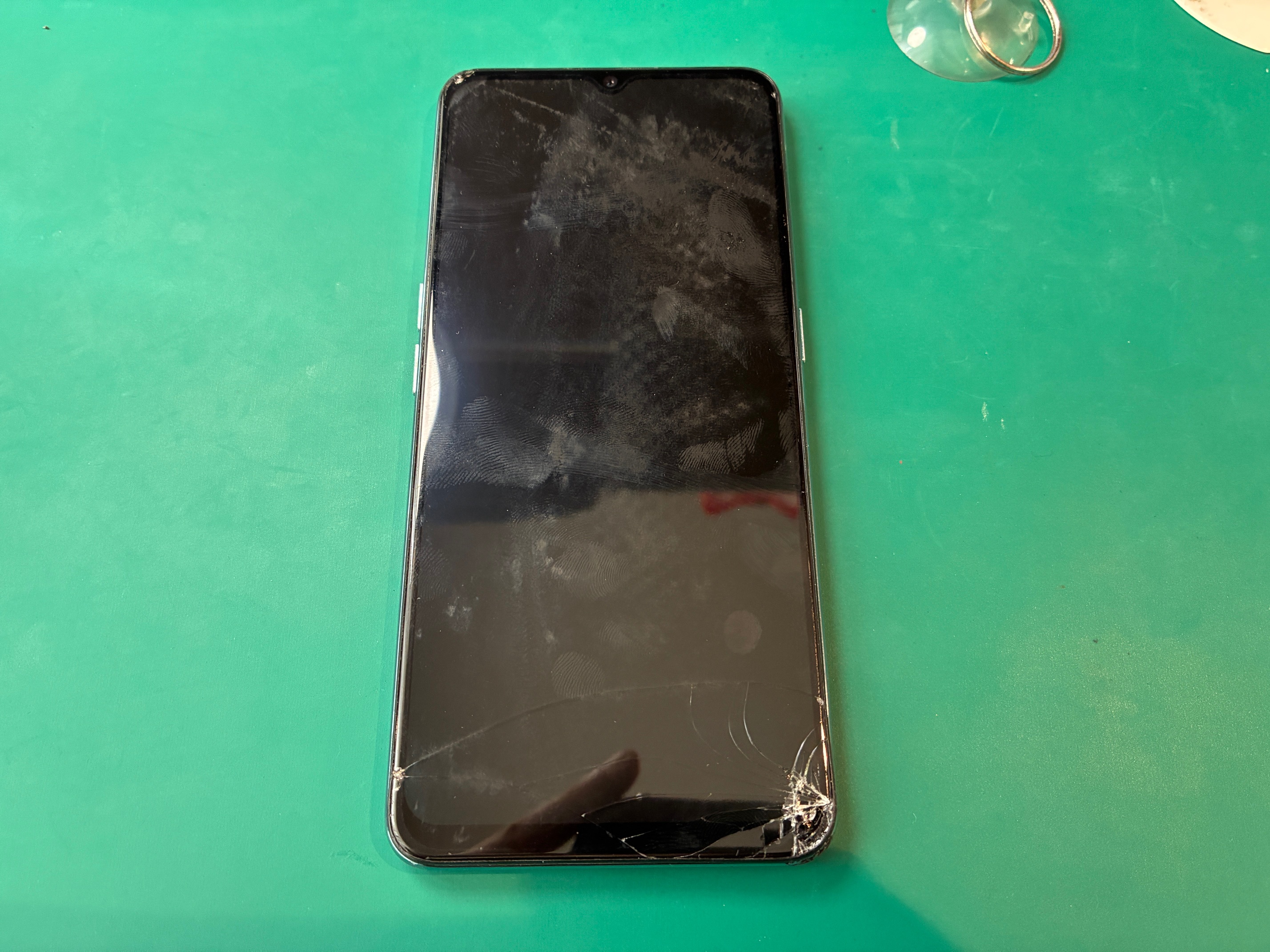 神戸市からお越しのお客様よりOPPO Reno3Aの画面交換をご依頼いただきました！